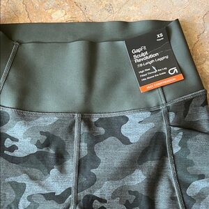 New with Tags GapFit Sculpt Revolution 7/8 Legging